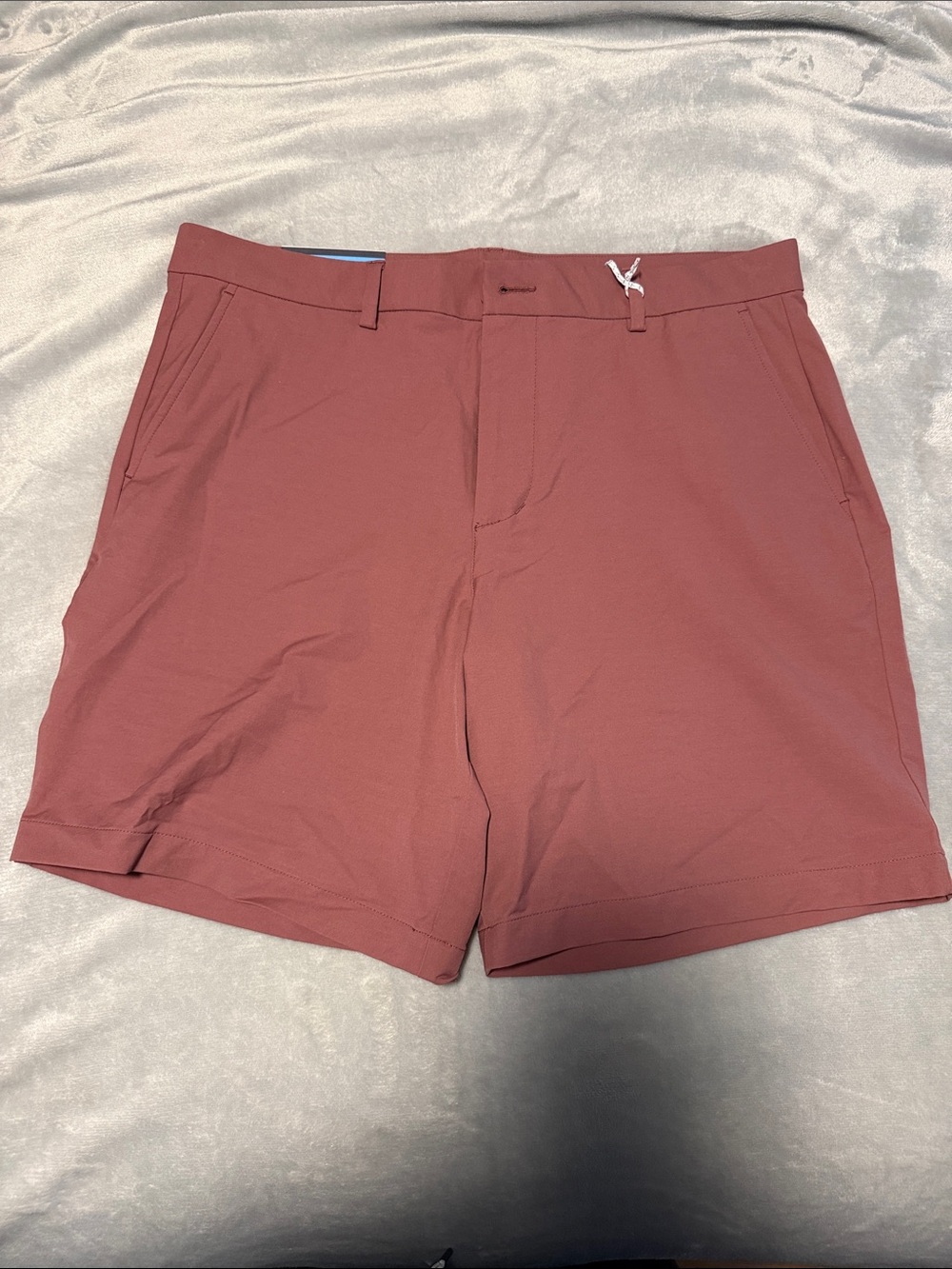Vineyard Vines Men's Lightweight OTG Shorts Size 33 - Faded Maroon
